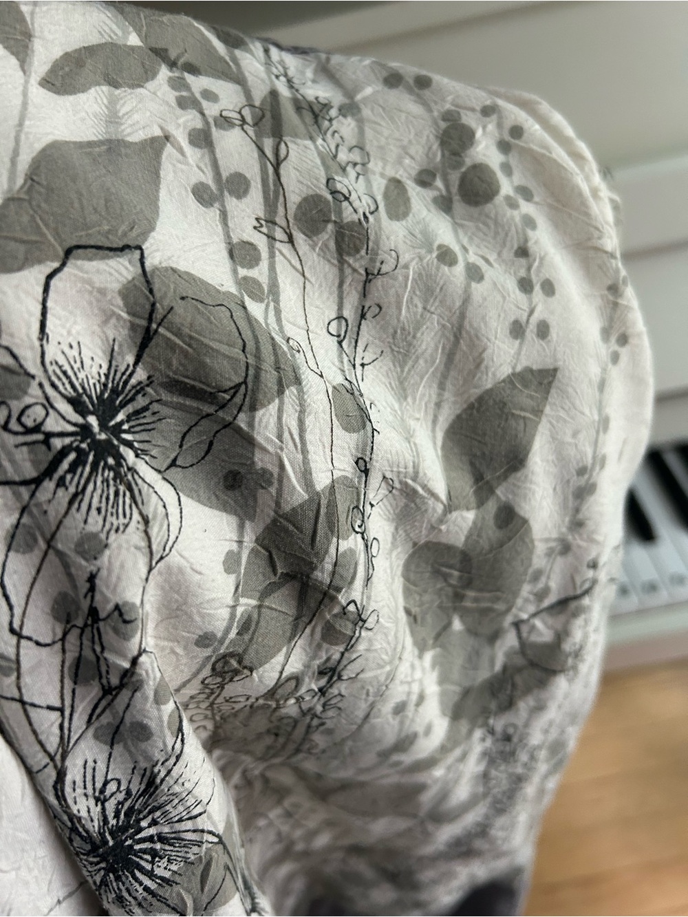 Point Zero Grey Ivory Floral A-Line Midi Skirt Size 7/8 - Picture 10 of 14